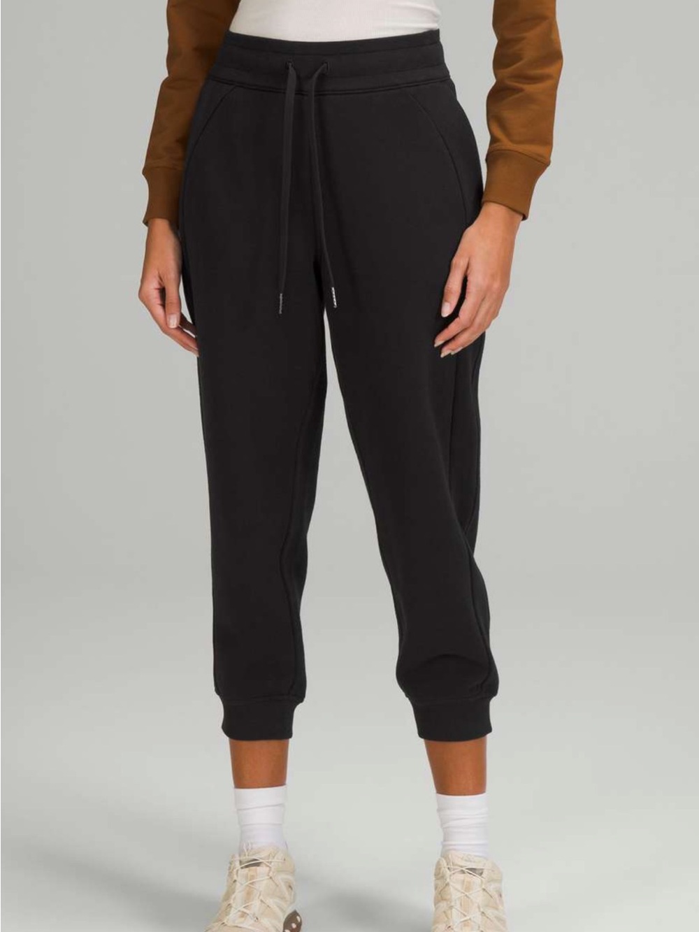 Lululemon Scuba High-Rise Cropped Jogger